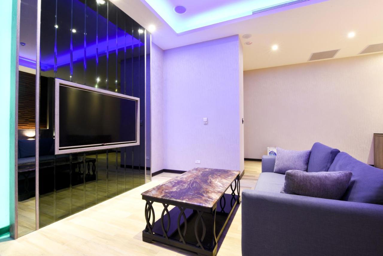 Purple Rainbow Motel Тайпей Екстериор снимка