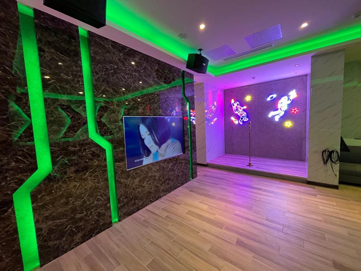 Purple Rainbow Motel Тайпей Екстериор снимка