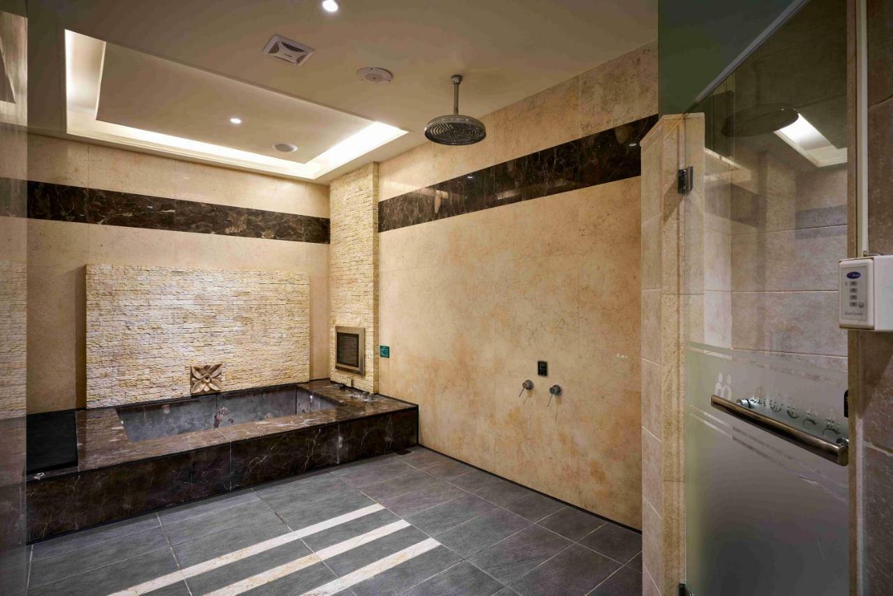 Purple Rainbow Motel Тайпей Екстериор снимка